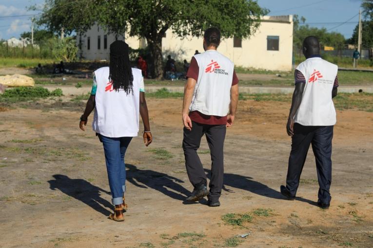 MSF medical staff walking in Renk Civil Hospital