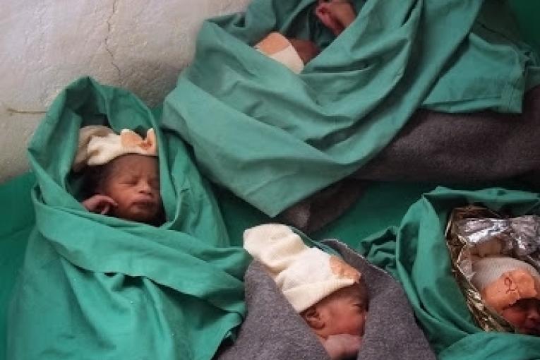 Les quadruplés de Taghry nés par césarienne à l'hôpital MSF de Bassikounou en Mauritanie.