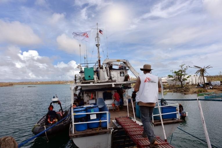 MSF réalise des cliniques mobiles sur cinq îlots au sud de Guiuan.