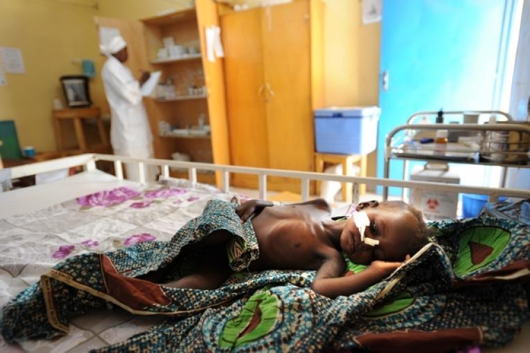 Le pic annuel de malnutrition a commencé au Sahel. Dans certaines régions l’augmentation des prix sur les marchés des épidémies et une situation politique instable rendent la situation encore plus difficile.Un million d’enfants sévèrement malnu