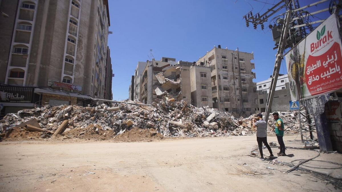 Les décombres d'un bâtiment effondré à Gaza City, après son bombardement. Mai 2021, Gaza.
 © MSF