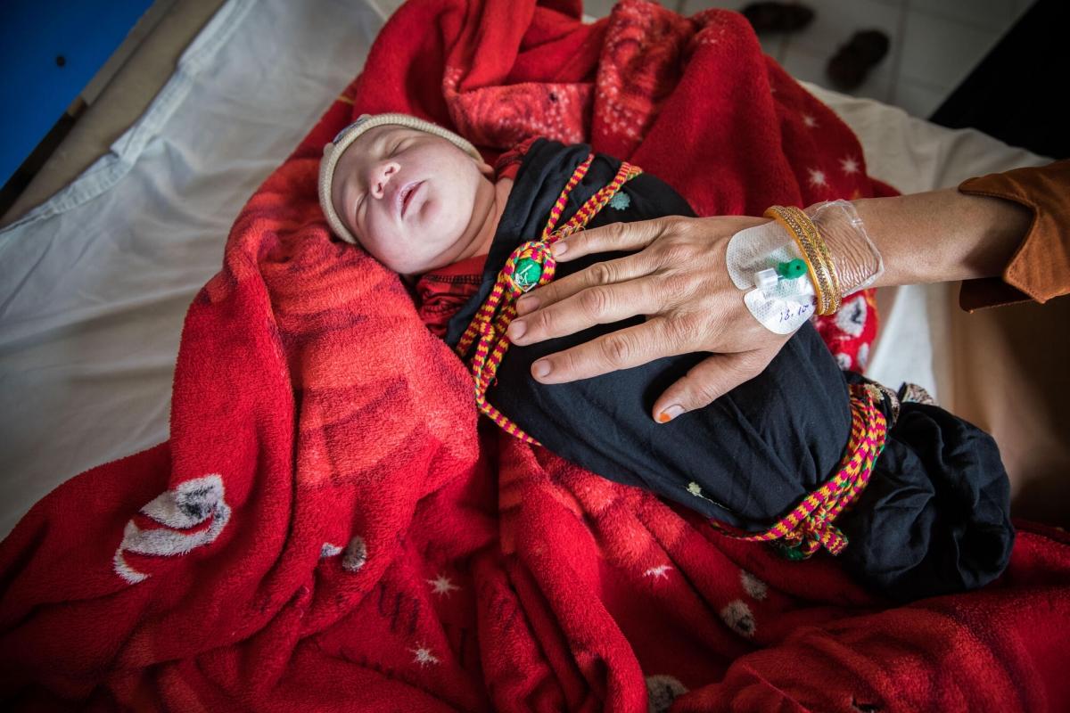 Portrait d'un nouveau-né, maternité de Khost, Afghanistan, octobre 2021.
 © Oriane Zerah
