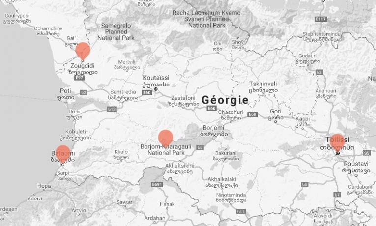 MSF travaille en collaboration avec le ministère géorgien de la Santé dans quatre hôpitaux de traitement des maladies pulmonaires en Géorgie&nbsp;: à Tbilissi, à Abastumani, à Batoumi et à Zougdidi.
