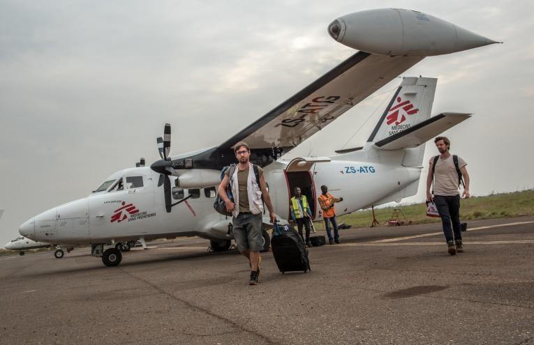 Medecins Sans Frontieres (MSF) teams arriving at Bangui Airport from Bangassou. Central African Republic. February 2017.
 © Borja Ruiz Rodriguez/MSF