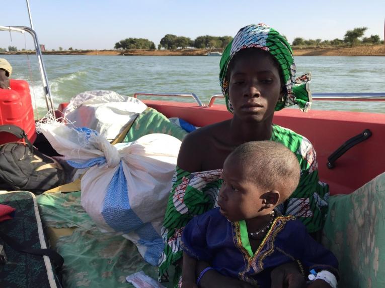Kassé et son fils de deux ans. 2018. Mali.
 © Lamine Keita/MSF