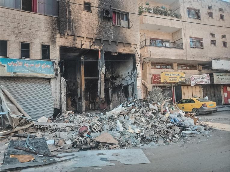 Vue d'un immeuble détruit à Jénine lors d'une incursion israélienne le 1er novembre 2023.&nbsp;
 © Faris Al-Jawad/MSF