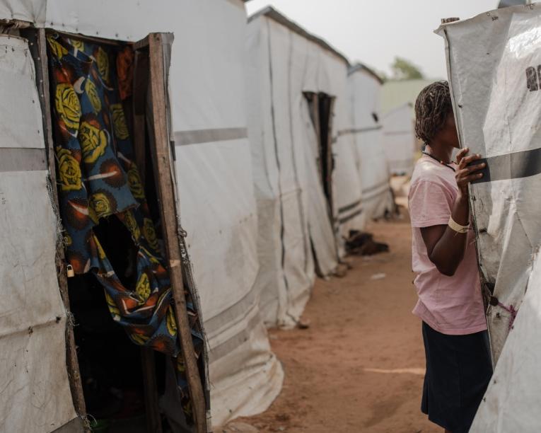 Seember, dans le camp de personnes déplacées de Mbawa.&nbsp;
 © Kasia Strek