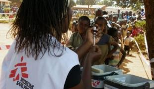 Nabila Kram photographe s\'est rendu au Malawi pour suivre les équipes MSF sur un projet de vaccination contre la rougeole. Retour en images sur une journée de vaccination.
 Nabila Kram