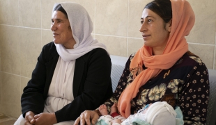 Zarifa est âgée de 28 ans. Elle est la première femme à avoir donné naissance dans la maternité soutenue par Médecins Sans Frontières à l'hôpital général de Sinuni. Irak. 2018.