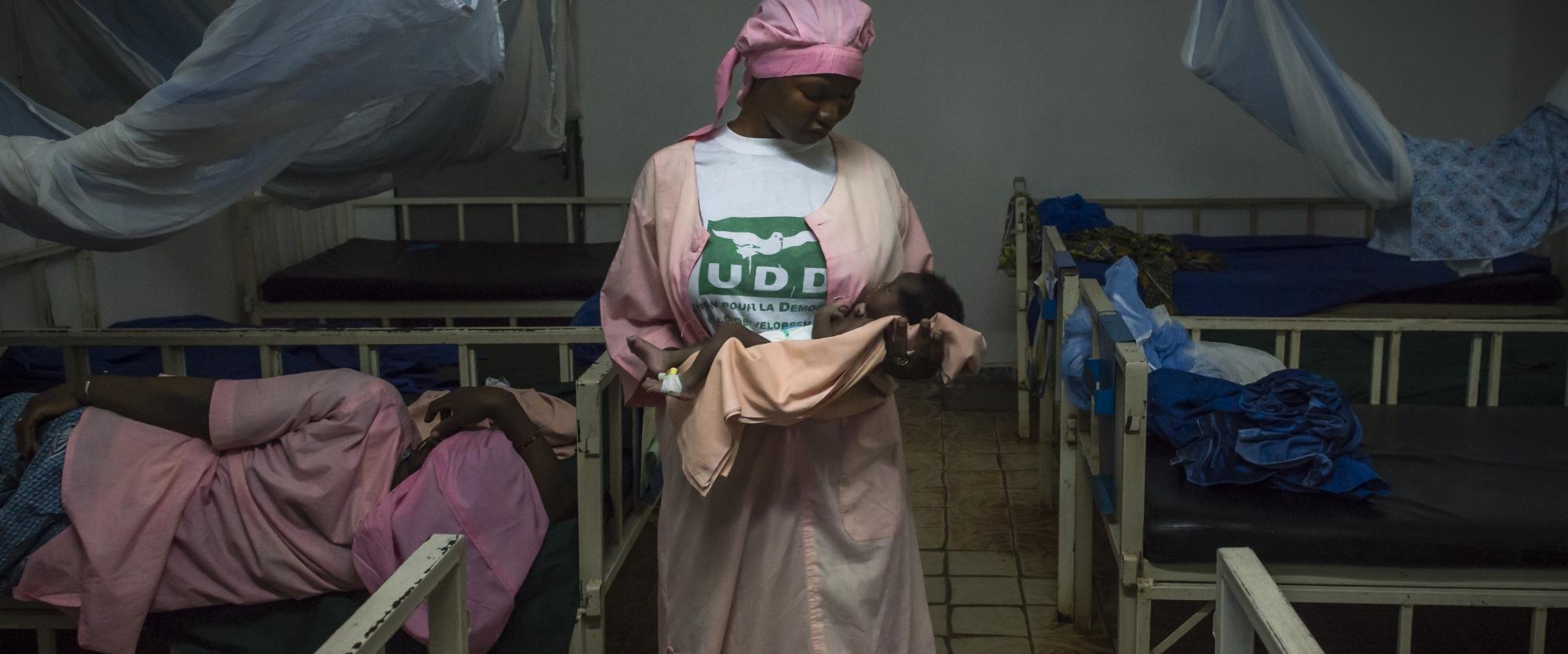 Médecins Sans Frontières ouvre en 2009 au Mali un projet pédiatrique intégré en collaboration avec le ministère de la Santé dans le district Koutiala, dans le sud-est du Mali. 