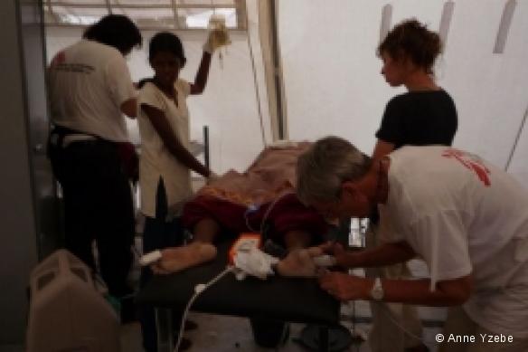Hôpital de campagne MSFsitué en face du camp de Manic Farm.