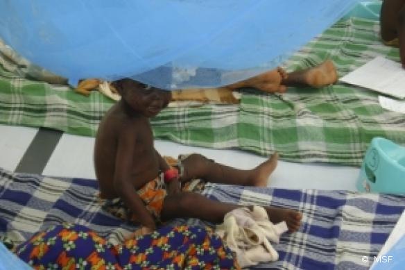 Centre nutritionnel MSF de Boda, sud-ouest de la Centrafrique, août 2009.