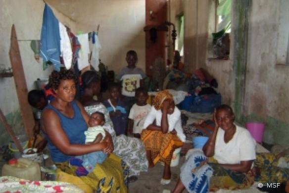 Depuis six semaines, entre 60 000 et 75 000 personnes ont traversé la rivière Oubangui qui marque la frontière entre la RD Congo et la République du Congo