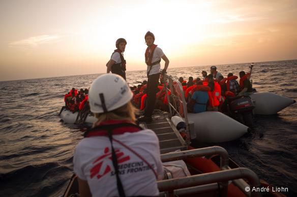 Une opération de sauvetage menée par l'Aquarius, en octobre 2016.