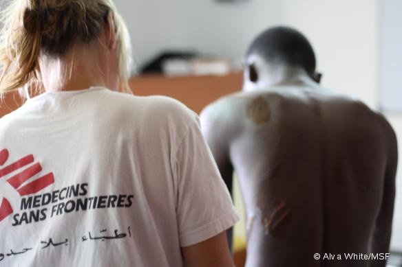 À bord de l’Aquarius, navire de sauvetage en Méditerranée, les médecins MSF prennent en charge des migrants ayant été victimes de violences en Libye.