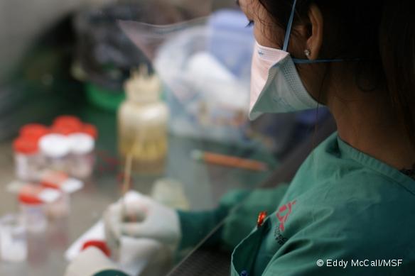 Le laboratoire de l'hôpital de Kampong Cham, au Cambodge.