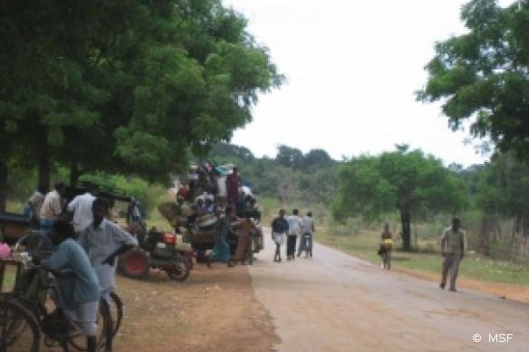 Près de 250 000 personnes sont piégées dans les combats qui font rage dans la région du Vanni.