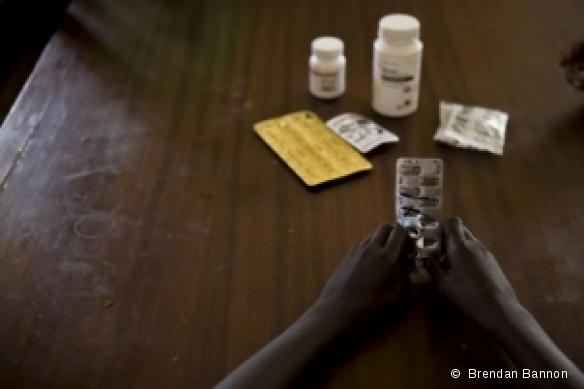 Au Kenya, dans la province du Nyanza, la prévalence du Sida atteint 35 %. A Homa Bay, ville qui compte entre 50 et 70 000 habitants, 10 000 patients sous ARV sont suivis dans le programme MSF.