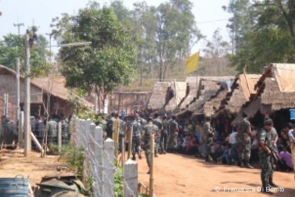 Le camp de Huai Nam Khao où MSF a travaillé jusqu'en mai 2009, vidé par les militaires thaïlandais qui expulsent 4000 Hmongs vers le Laos. MSF a, à plusieurs reprises, dénoncé ces renvois forcés. 