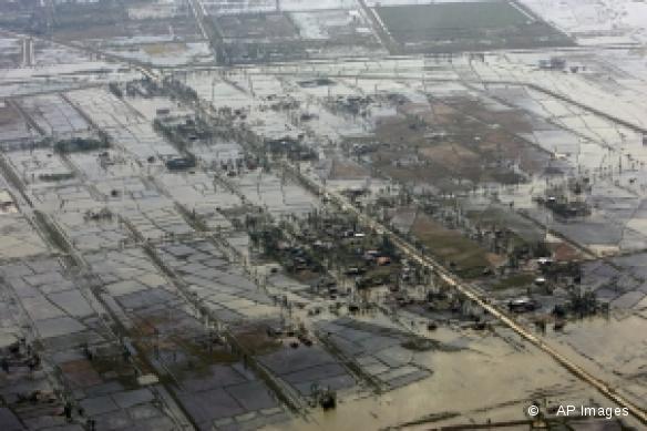 Birmanie (Myanmar), le 06/05/08. Vue aérienne des dégâts causés par le cyclone Nargis.