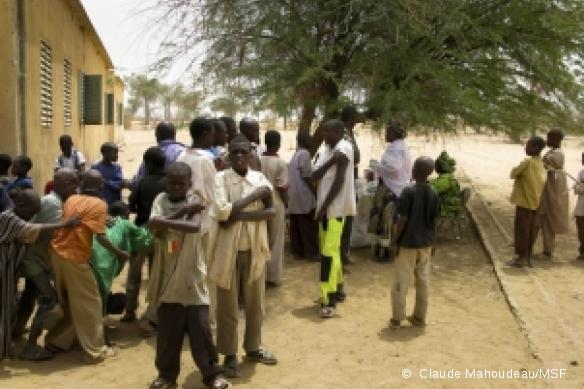 District de Zinder, Niger, avril 2009. MSF prévoit d'y vacciner un million de personnes au total .