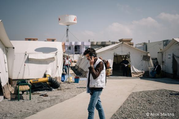 Jonathan Whittall dans l'unité de traumatologie que MSF a récemment ouverte au sud de Mossoul, en Irak.