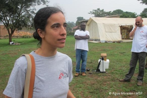 Kagadi (district de Kibaale, ouest de l’Ouganda). Ebola est une maladie rare, mais Olimpia de la Rosa (née à Madrid en 1972) la connaît bien.