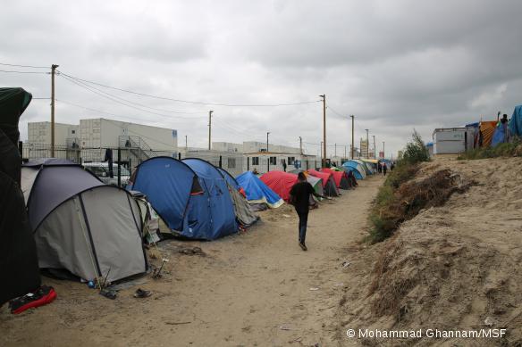 Les réfugiés nouvellement arrivés à Calais continuent de s'installer dans la Jungle, malgré les conditions très difficiles. Septembre 2016.