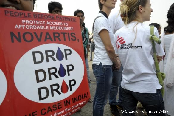 Une manifestation contre Novartis, à Bombay, en Inde.