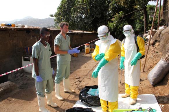 Une équipe MSF de lutte contre Ebola à Freetown, en Sierra Leone.