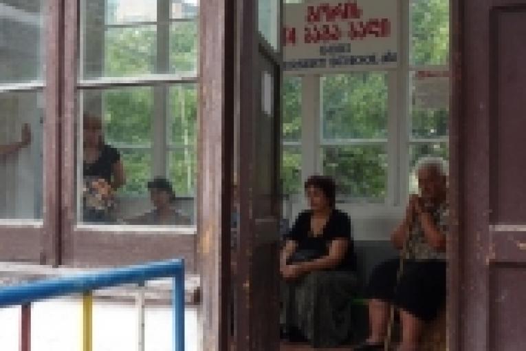 Gori  Ecole maternelle reconvertie en centre d'hébergement des personnes déplacées.