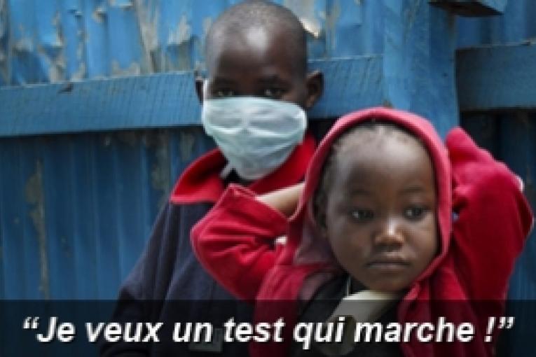 Charity Achieng quatre ans a été amenée par sa mère à la clinique MSF de traitement du VIH et de la tuberculose la Blue House dans le bidonville de Mathare à Nairobi Kenya.