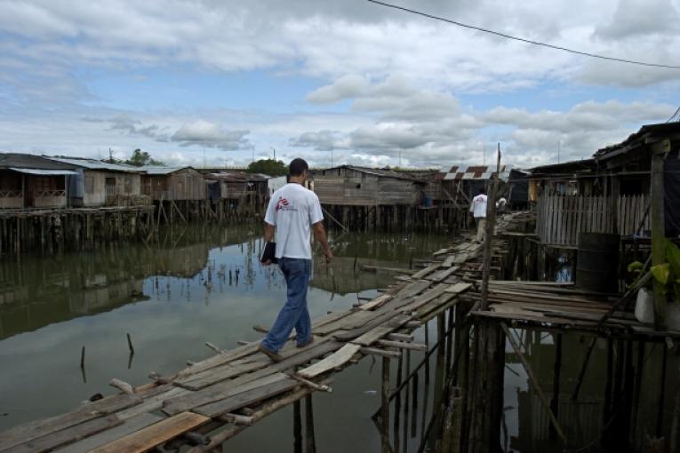 Située sur la côte pacifique de la Colombie Buenaventura environ 400 000 habitants est le plus grand port de Colombie mais aussi l'une des villes les plus dangereuses au monde. La première cause de mortalité est l'homicide. 85% de la population de Bue