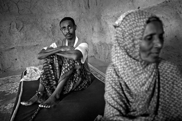 En situation extrême, chacun est soumis à des sentiments exacerbés d’anxiété ou de tristesse. Dadaab, Kenya, 2011.