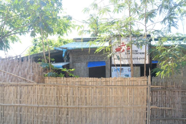 La clinique mobile de MSF, désormais hors service, dans l'un des cinq camps de Pauktaw, où le personnel de santé local n'est pas en mesure de réapprovisionner les fournitures médicales, qui sont presque épuisées.