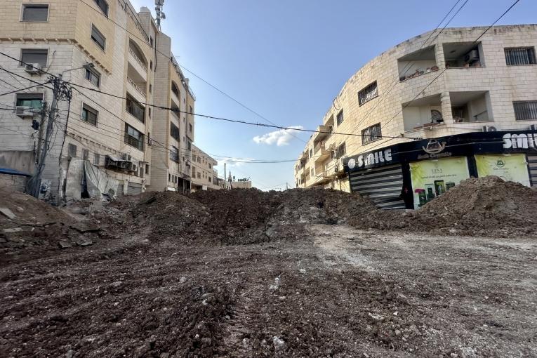 Destruction de l'entrée du camp de Jénine, au nord de la Cisjordanie, en Palestine.