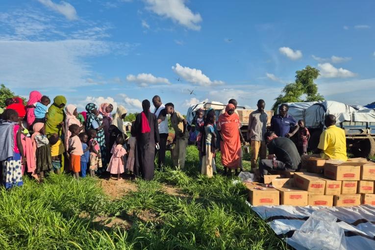 Distribution d'articles de première nécessité à Hadra, dans l’État du Kordofan du Sud, au Soudan.