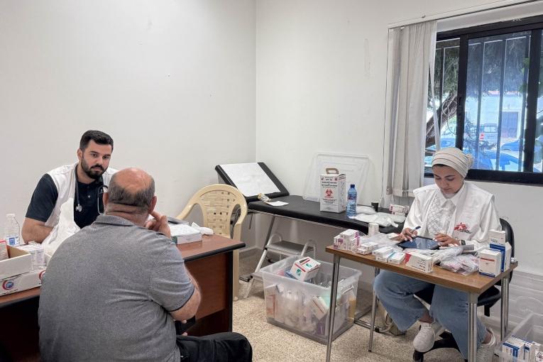 Image d'une consultation dans une clinique de MSF au Liban