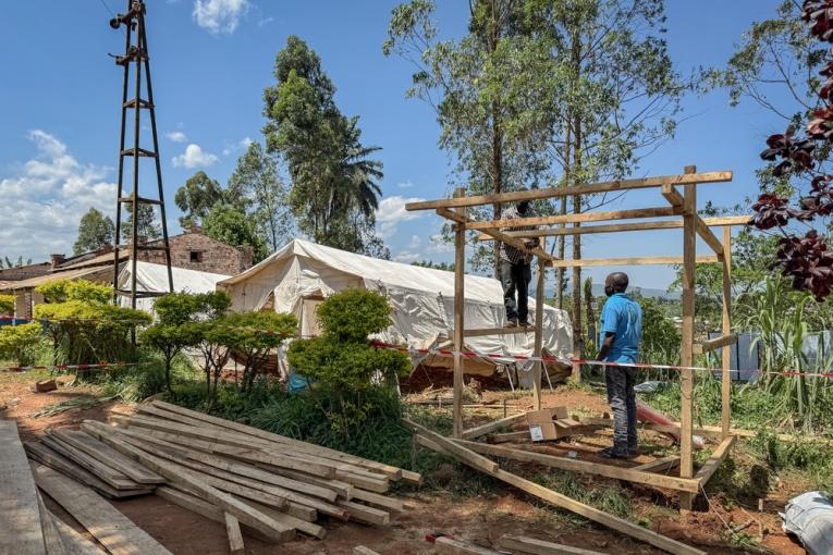 Ebola : face à la propagation du virus, MSF intensifie sa réponse en RDC