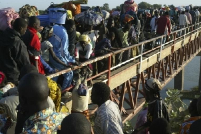 Tchad  Fuite des populations de N'djamena via le pont Ngueli vers le Cameroun