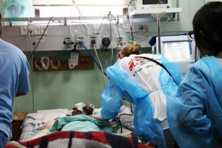 20 juillet 2014 : Kelly anesthésiste MSF vient d'être appelée aux urgences de l’hôpital Shifa