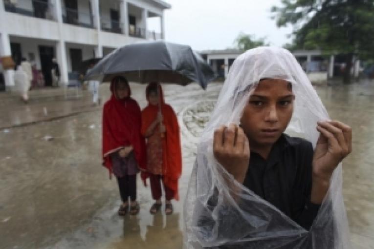 Des victimes des inondations à Utmanzai au Pakistan en août 2010