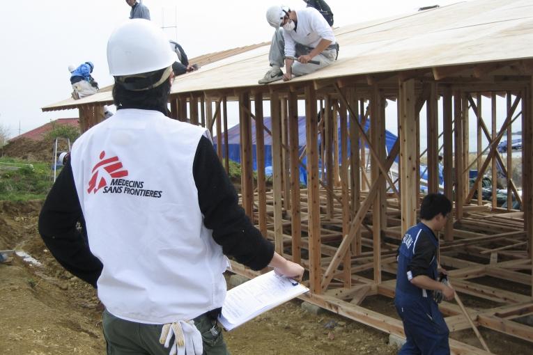 MSF a aussi supervisé la construction d'un abri temporaire à Baba Nakayama près de Minami Sanriku dans la préfecture de Miyagi