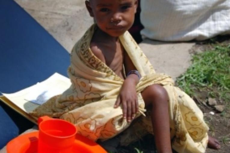 Médecins Sans Frontières (MSF) ouvre en urgence de nouveaux centres nutritionnels au Sud de l’Ethiopie  pour soigner les nombreux enfants souffrant de malnutrition grave.
