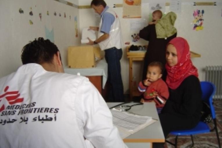 Consultation pediatrique a Beit Lahya nord de la Bande de Gaza novembre 2008.