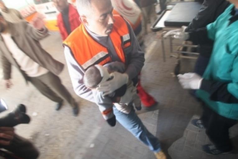 Arrivée de blessés à l'hôpital Al Shifa Gaza ville.