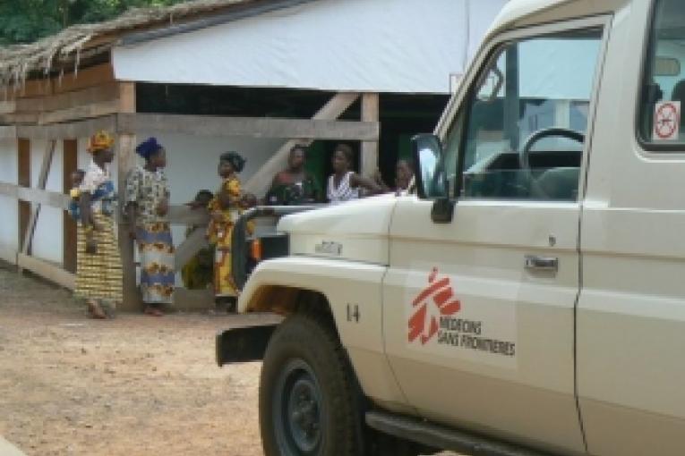 MSF demande à toutes les parties au conflit de laisser ses équipes médicales soigner tous les patients
L ‘organisation humanitaire médicale internationale Médecins Sans Frontières s'inquiète de la dégradation de la situation dans l'ouest de la 