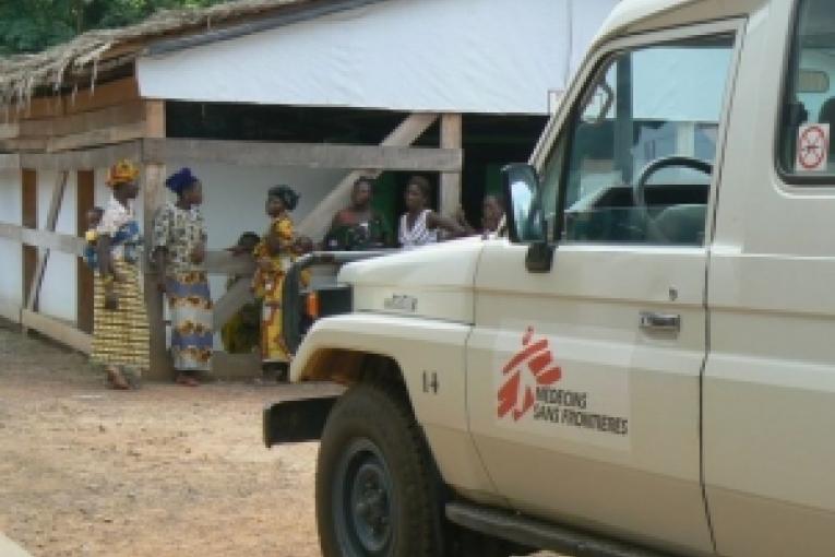 MSF demande à toutes les parties au conflit de laisser ses équipes médicales soigner tous les patients
L ‘organisation humanitaire médicale internationale Médecins Sans Frontières s'inquiète de la dégradation de la situation dans l'ouest de la
