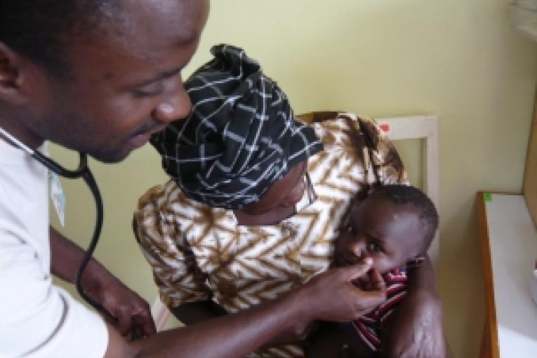 Un enfant pris en charge dans le programme VIH/sida Homa Bay (Kenya)  octobre 2009