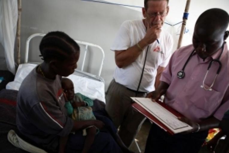 Consultation à l'hôpital d'Arua où MSF prend en charge des patients séropositifs depuis 2001.
